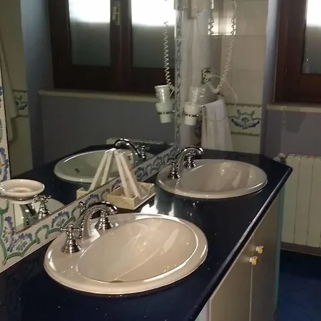 Il Sentiero Bed and Breakfast *